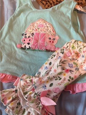 Girls' Mint and Pink Barnyard swing back appliqué set